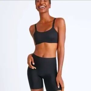 Knix Wireless Padded Seamless V-Neck Evolution Black Bra Size 5